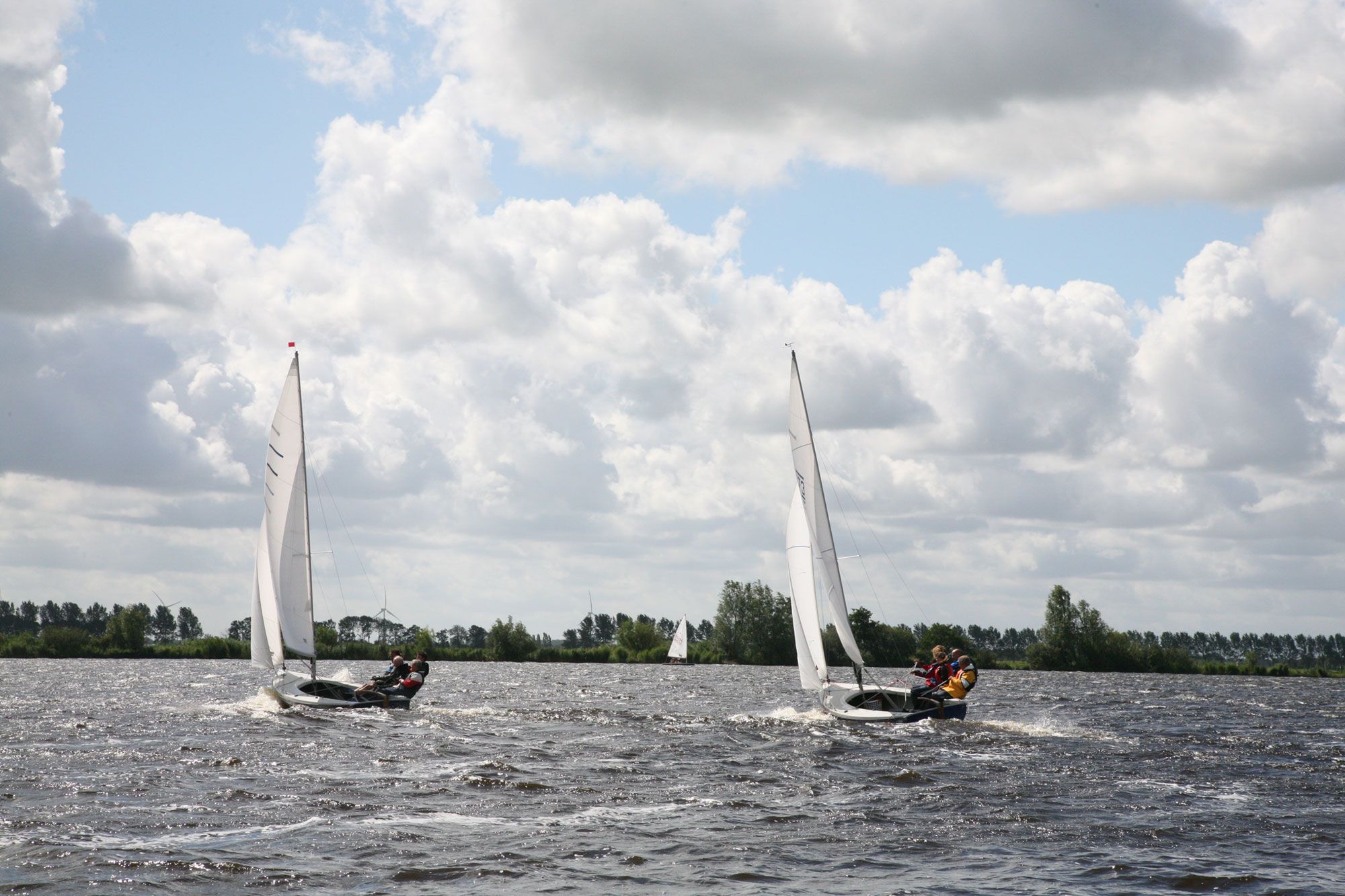 Zeilen op het Braassemermeer